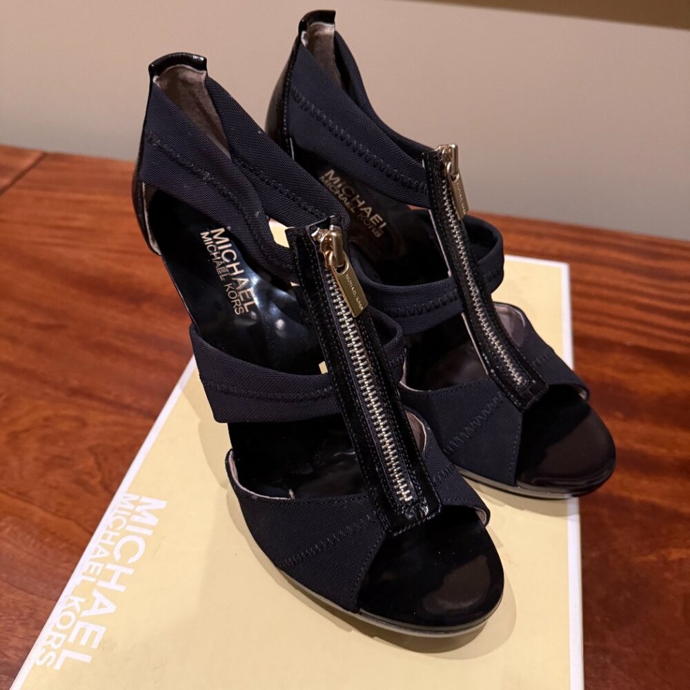 MICHAEL KORS Berkeley BLACK PATENT LEATHER/mesh ZIP FRONT PUMPS SIZE 8 M NWT